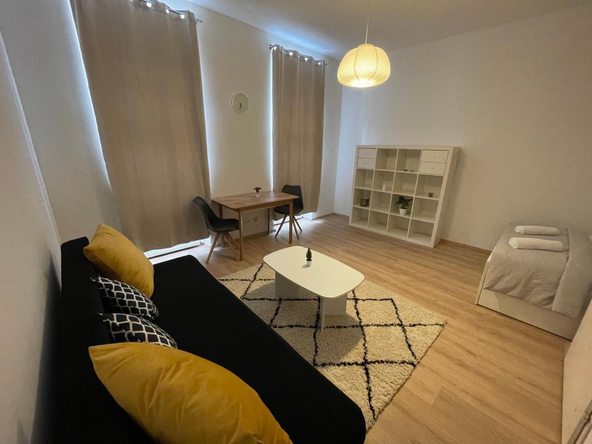 Cozy 8-Person Home In Vienna Located At Haberlgasse 82 N1 Exterior photo