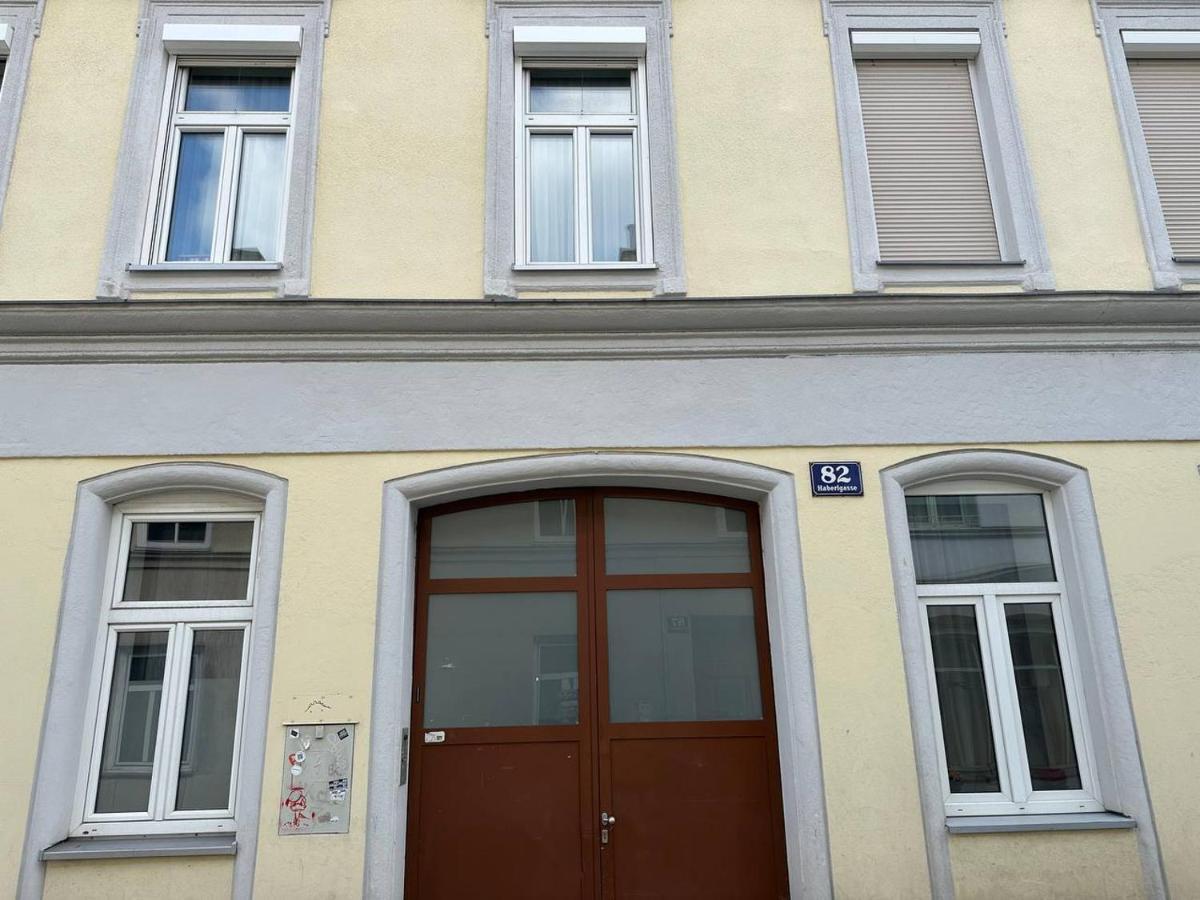 Cozy 8-Person Home In Vienna Located At Haberlgasse 82 N1 Exterior photo